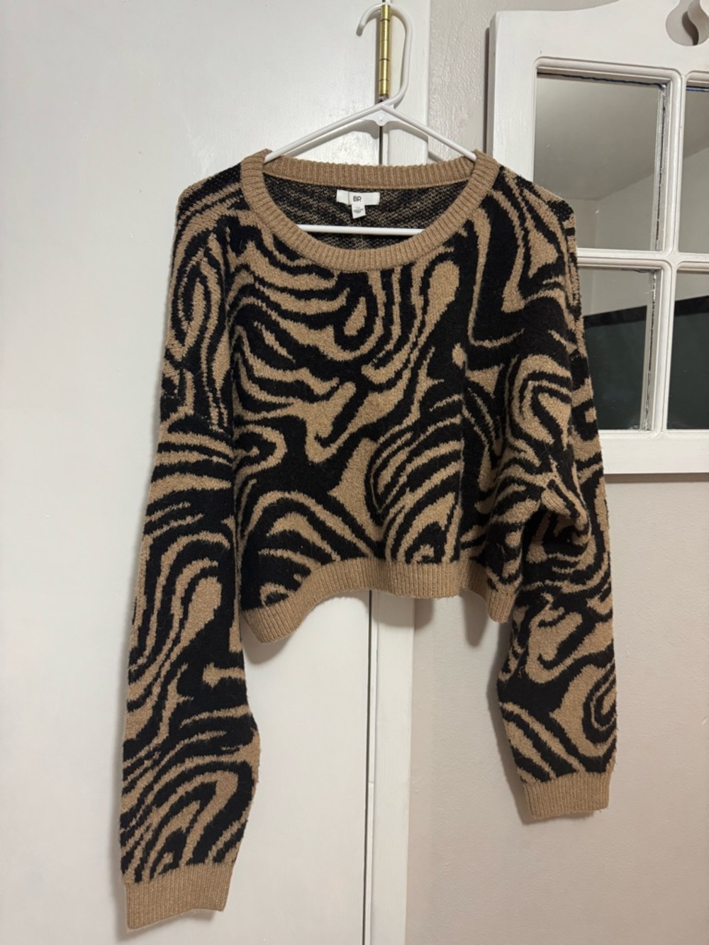 BP Cropped black lava wave- Black & Tan